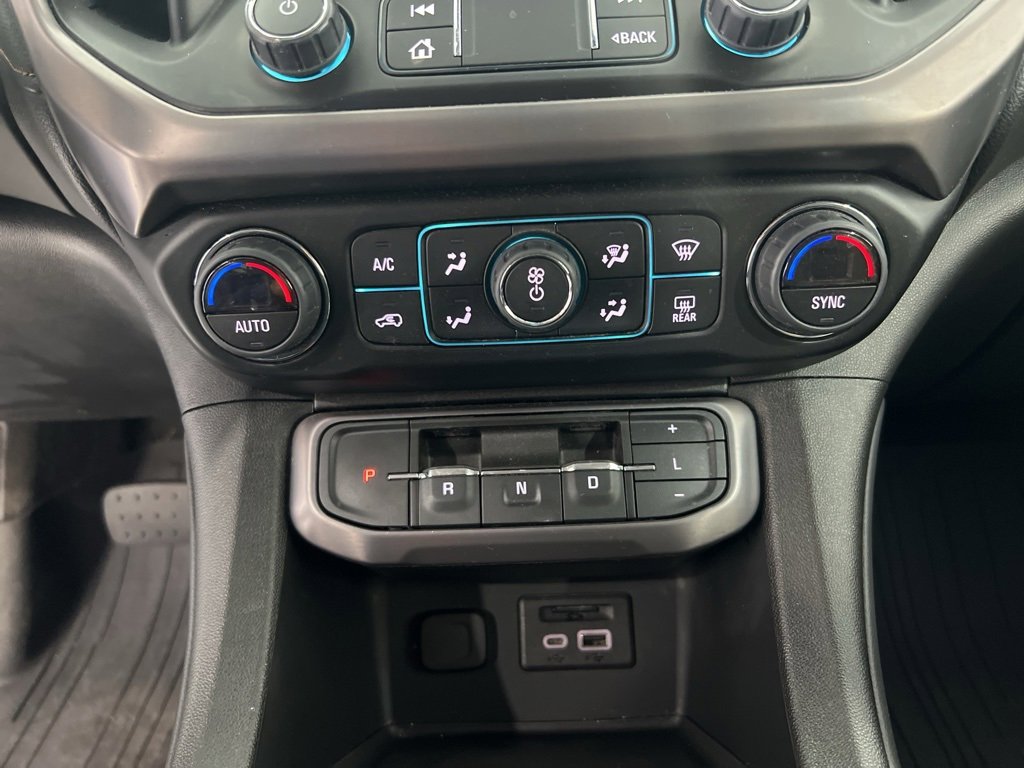 Used 2023 GMC Acadia AT4 w/ Preferred Package image 16