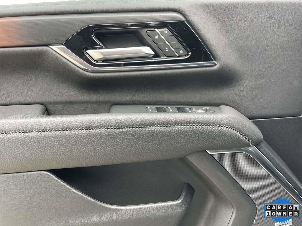 Used 2025 GMC Yukon Denali image 16