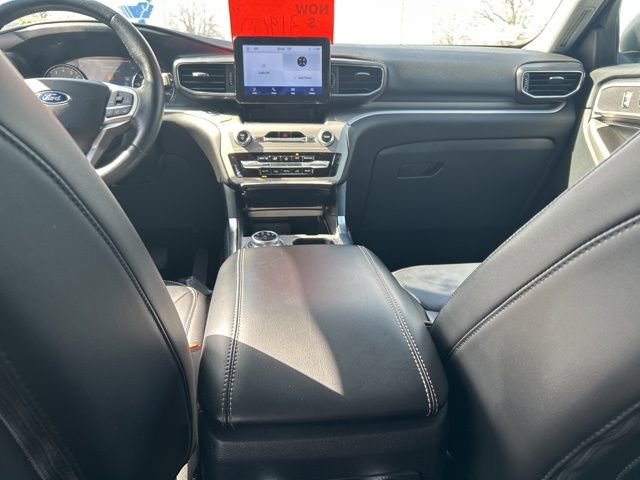 Used 2023 Ford Explorer XLT w/ Equipment Group 202A image 16