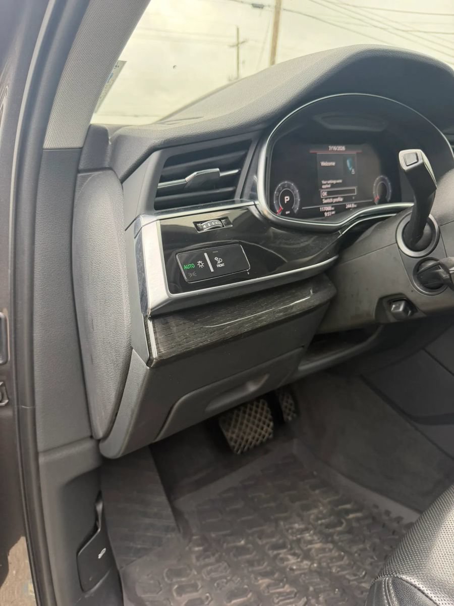 Used 2020 Audi Q7 3.0T Prestige w/ Prestige Package AWD/4WD image 16