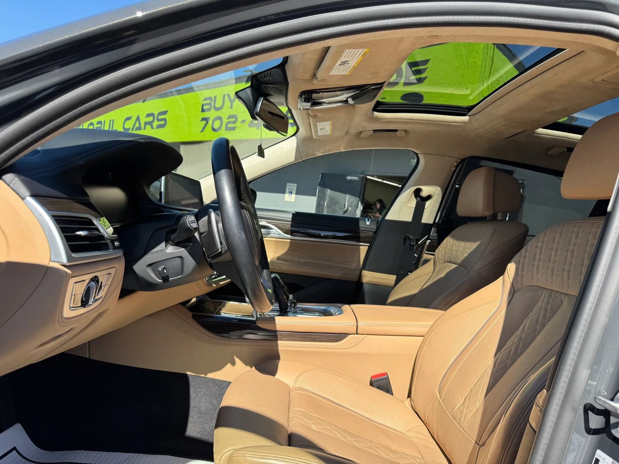 Used 2021 BMW 750i xDrive w/ Executive Package image 12