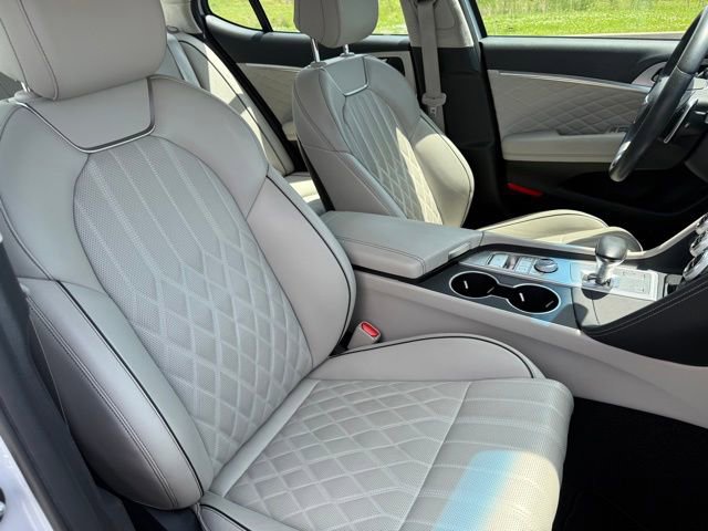 Used 2021 Genesis G70 2.0T w/ Prestige Package RWD image 11