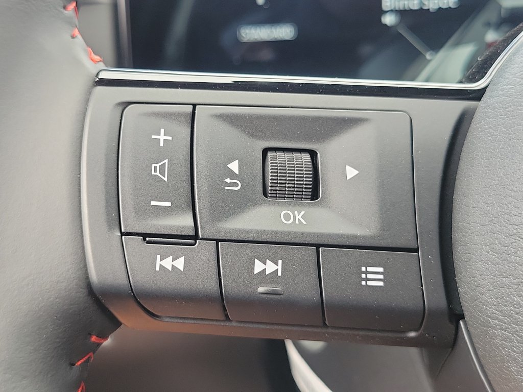 New 2026 Nissan Kicks SR w/ Cold Weather Package AWD/4WD image 8