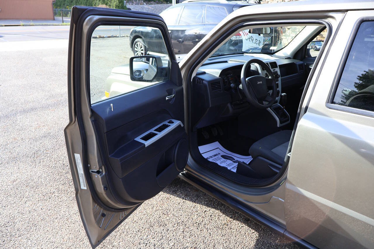 Used 2008 Jeep Patriot Sport FWD image 12