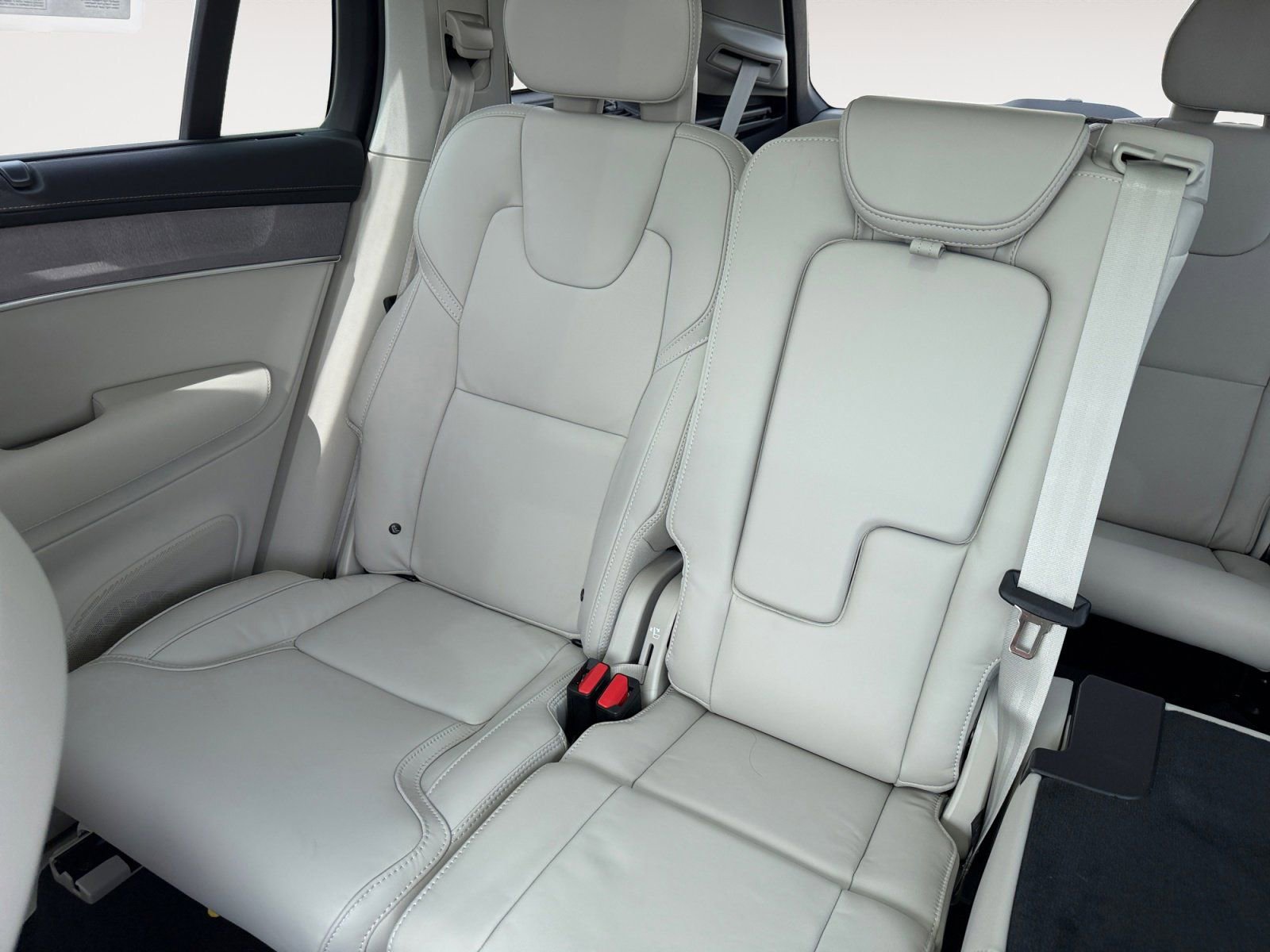 New 2026 Volvo XC90 B6 Ultra w/ Protection Package Premier image 13