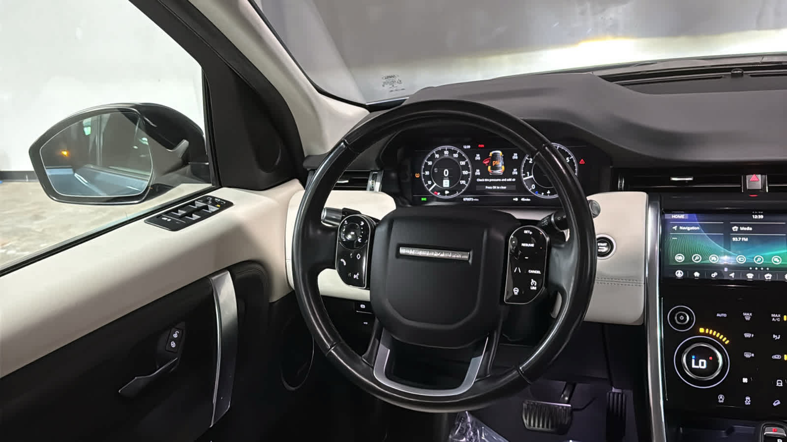 Used 2020 Land Rover Discovery Sport SE AWD/4WD image 20