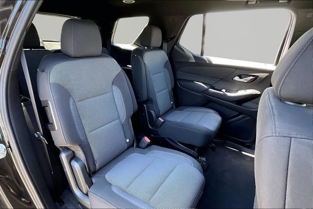 Used 2023 Chevrolet Traverse LT AWD/4WD image 17