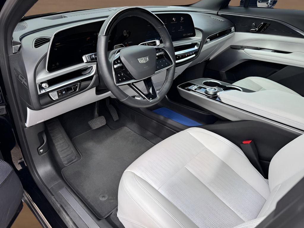 Certified 2024 Cadillac Lyriq Luxury AWD/4WD image 10