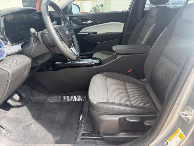 Used 2024 Chevrolet Trax LT w/ Driver Confidence Package FWD image 17