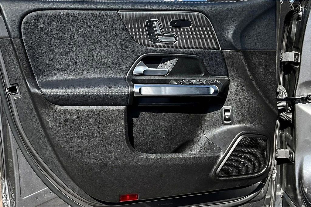 Used 2020 Mercedes-Benz GLB 250 image 19