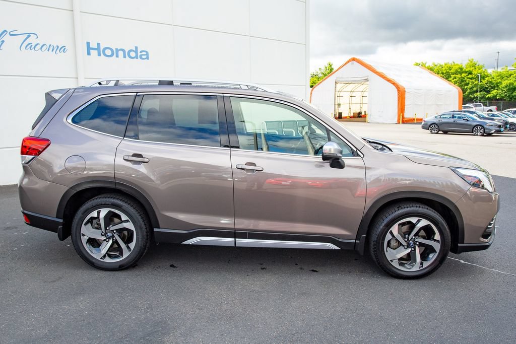Used 2022 Subaru Forester Touring w/ Popular Package #3 AWD/4WD image 16
