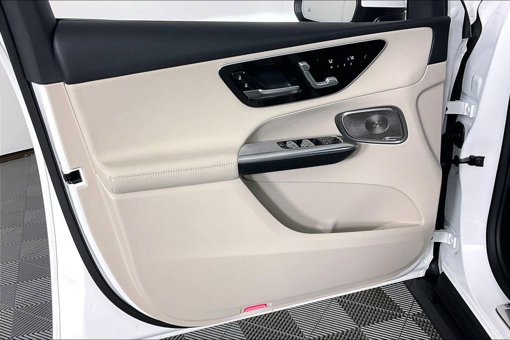 Used 2026 Mercedes-Benz GLC 300 4MATIC image 15