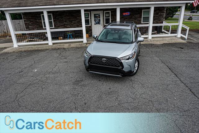 Used 2024 Toyota Corolla Cross LE FWD image 3