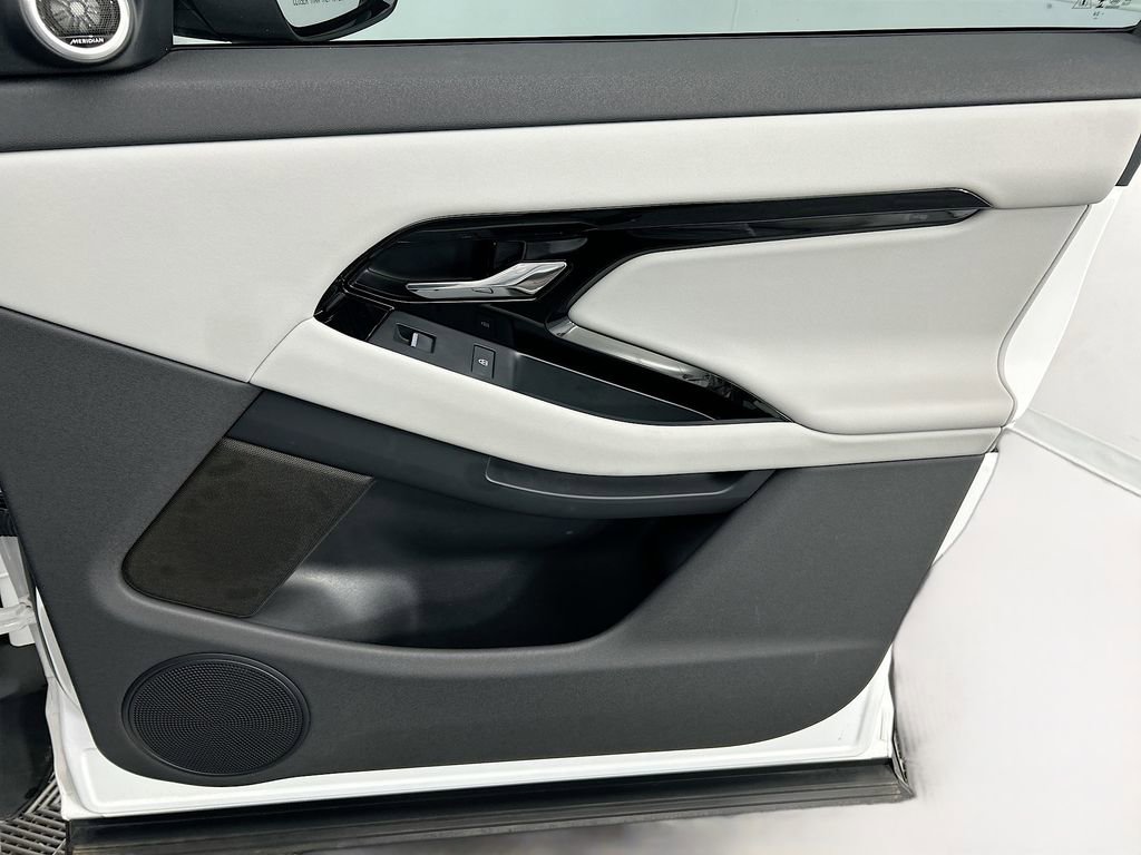 Used 2025 Land Rover Range Rover Evoque S image 24