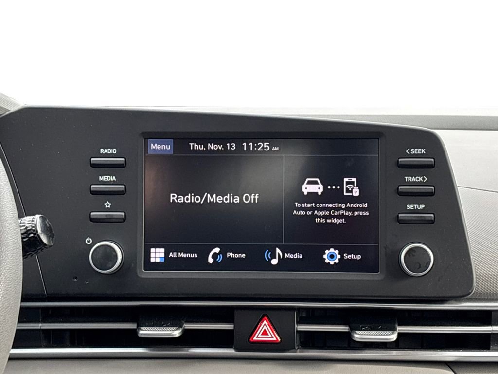 Certified 2024 Hyundai Elantra SE image 17