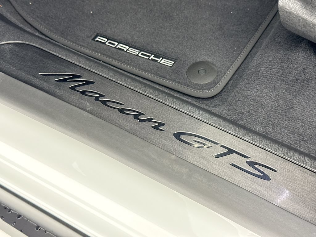 New 2026 Porsche Macan GTS Electric AWD/4WD image 12
