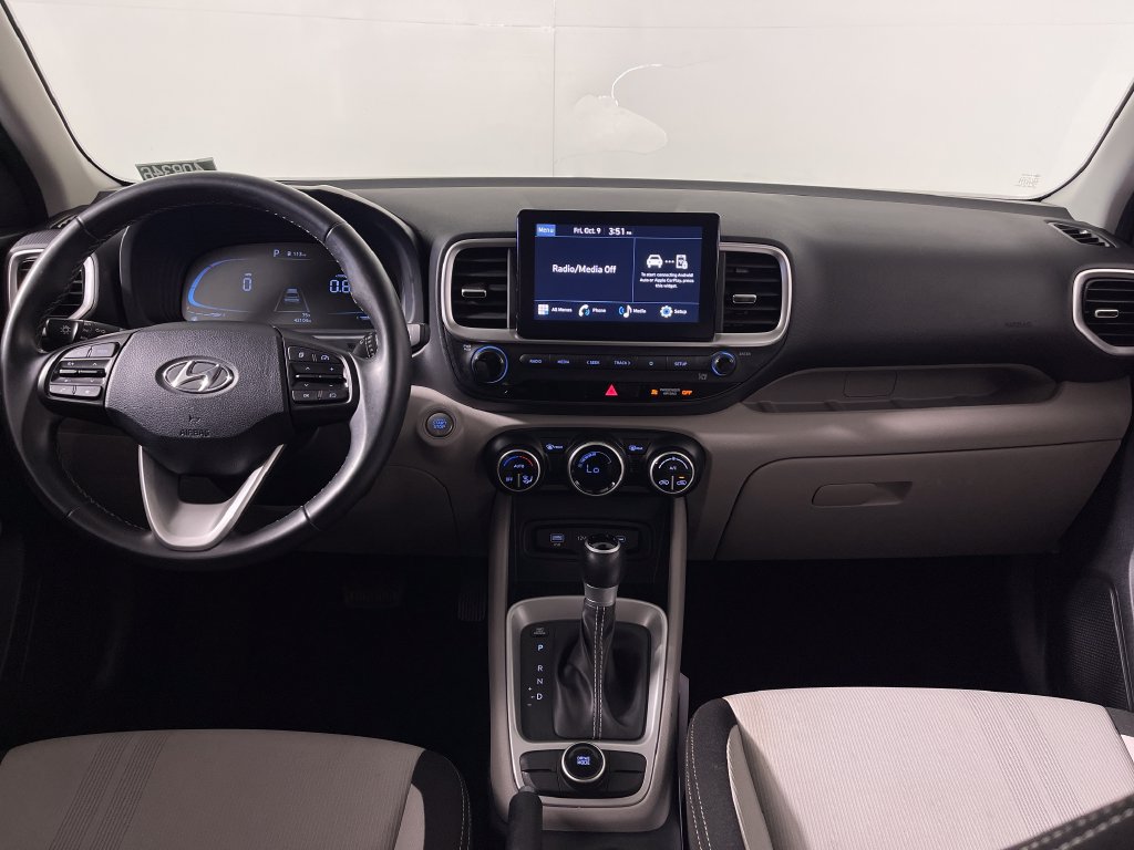 Certified 2025 Hyundai Venue SEL FWD image 15