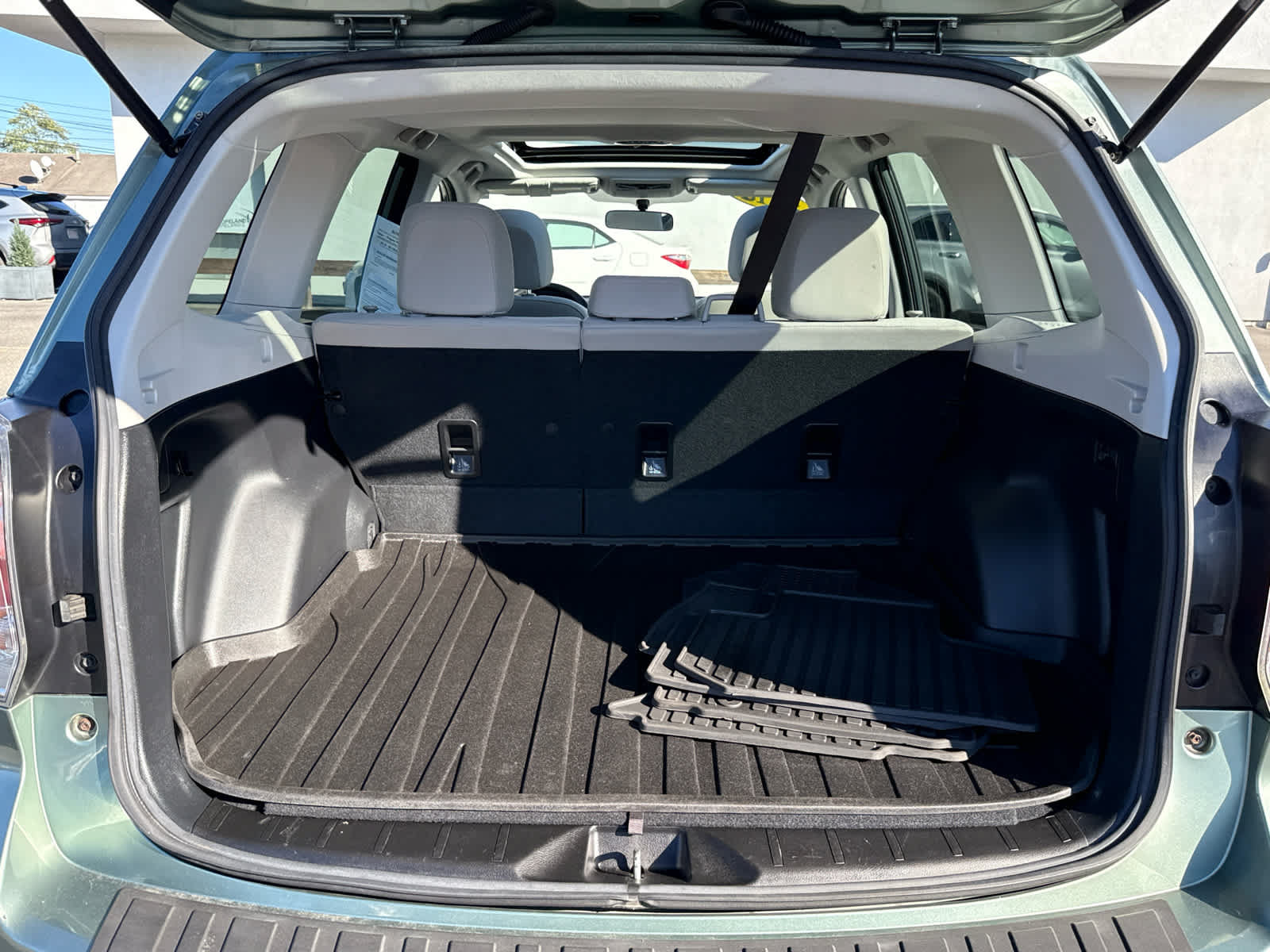 Used 2018 Subaru Forester 2.5i Premium w/ All-Weather Package AWD/4WD image 21