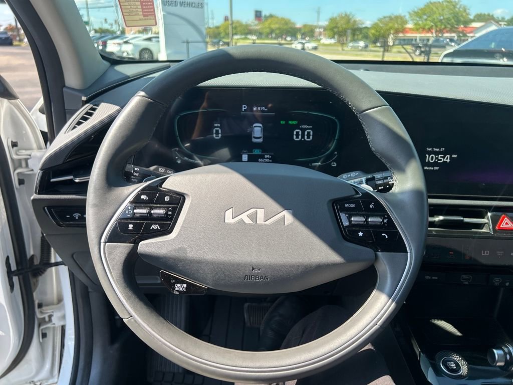 Used 2023 Kia Niro EX image 13