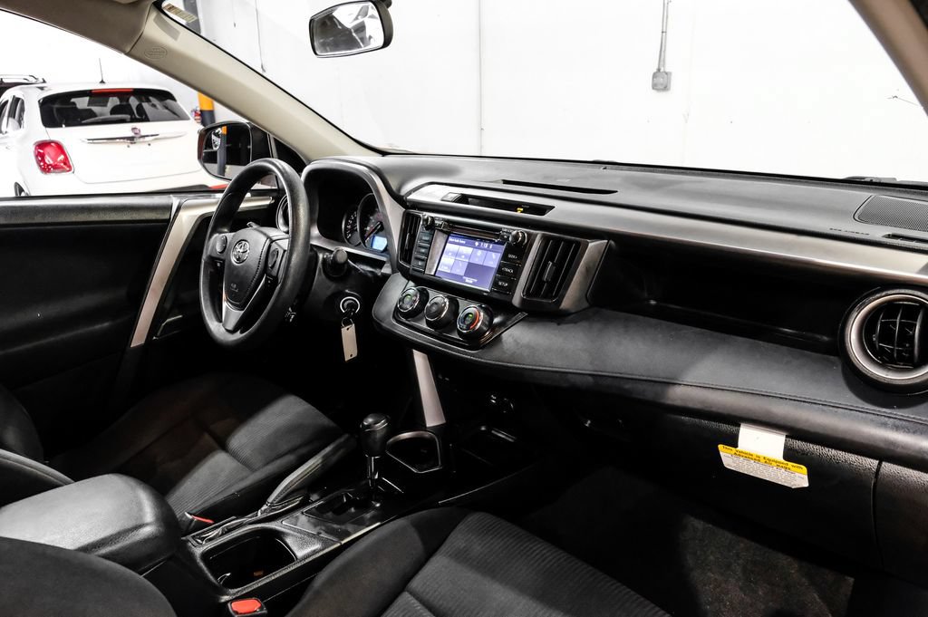 Used 2016 Toyota RAV4 LE FWD image 16