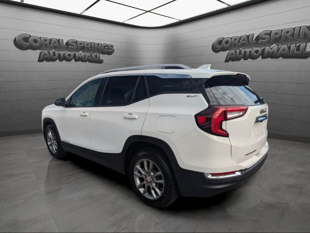 Used 2022 GMC Terrain SLT w/ Tech Package FWD image 5
