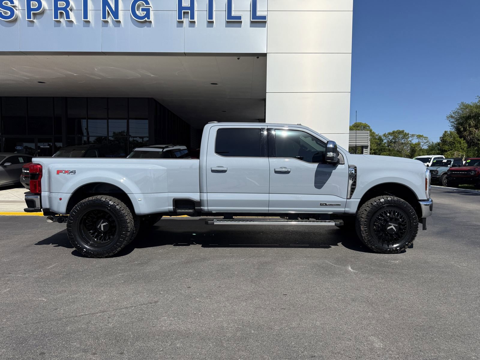 Used 2026 Ford F350 Lariat AWD/4WD image 3