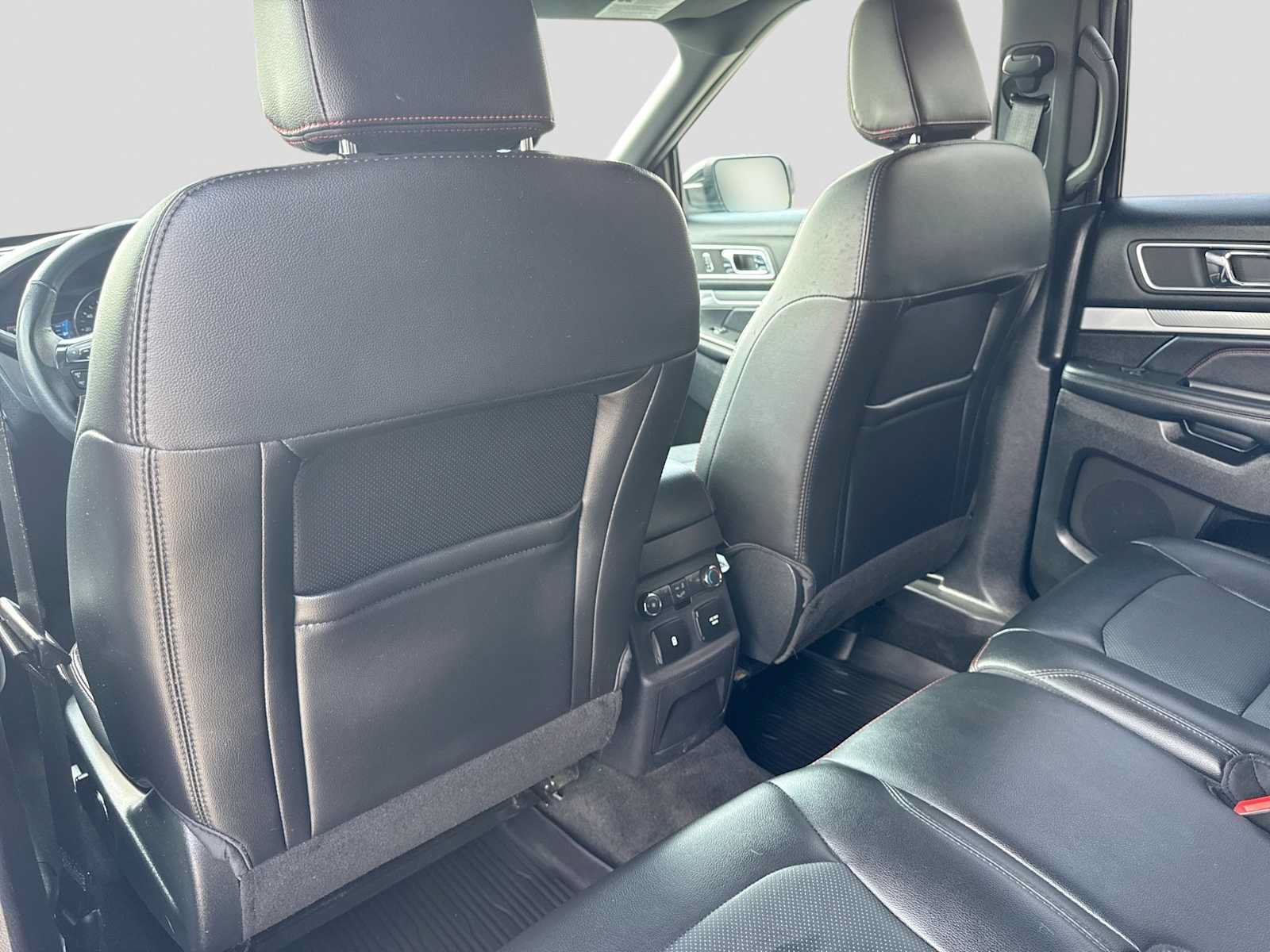 Used 2018 Ford Explorer Sport AWD/4WD image 17
