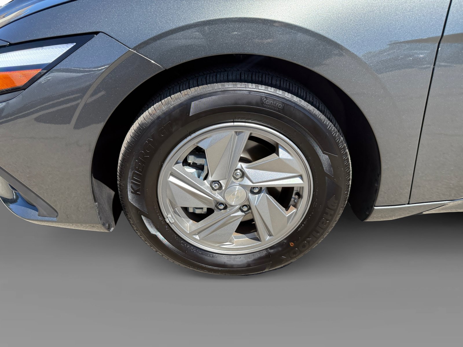 Certified 2026 Hyundai Elantra SE FWD image 9