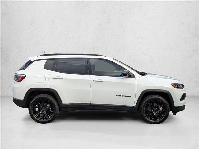 New 2026 Jeep Compass Latitude image 4