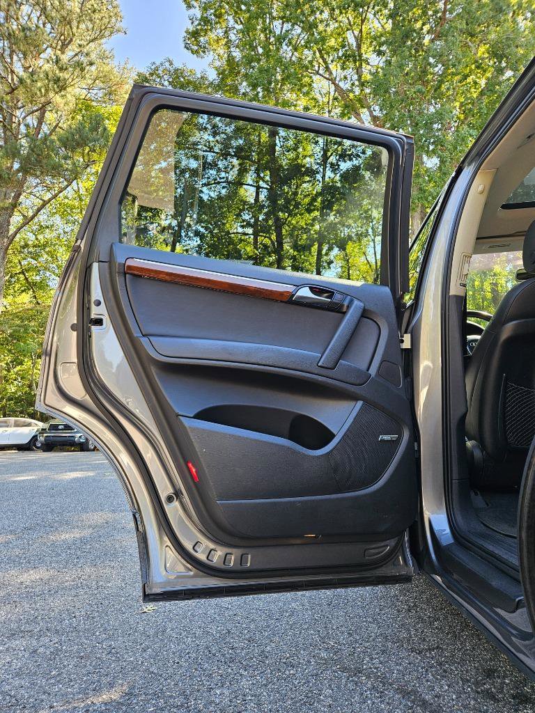 Used 2010 Audi Q7 3.6 Premium Plus w/ Premium Plus Pkg image 26