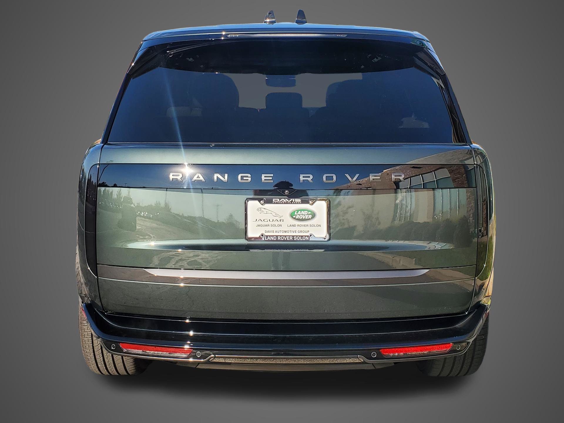 New 2027 Land Rover Range Rover Long Wheelbase SE AWD/4WD image 6