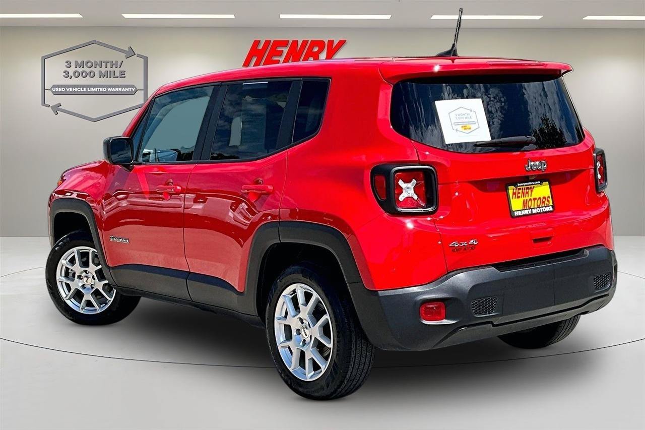 Used 2023 Jeep Renegade Latitude AWD/4WD image 4