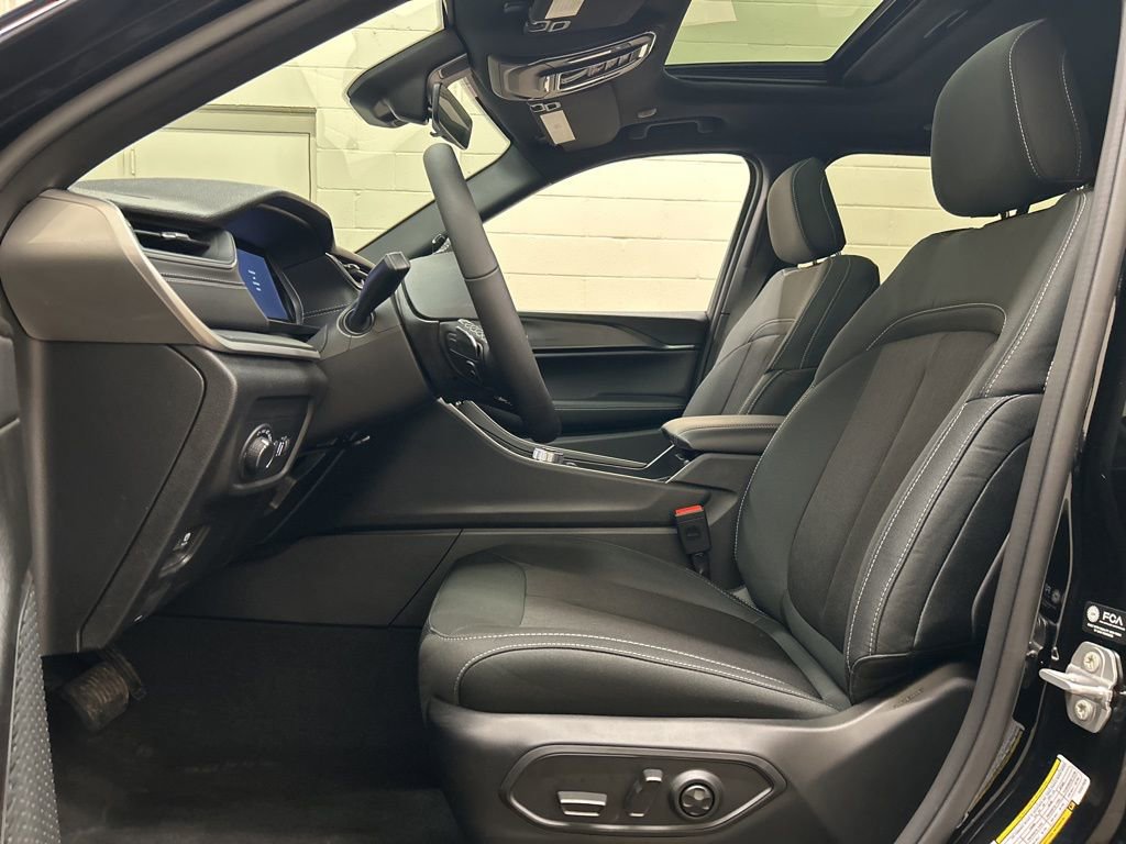 New 2026 Jeep Grand Cherokee Laredo X AWD/4WD image 7