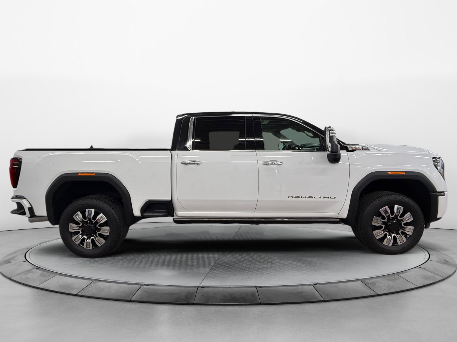 Used 2024 GMC Sierra 2500 Denali w/ Denali Reserve Package AWD/4WD image 2