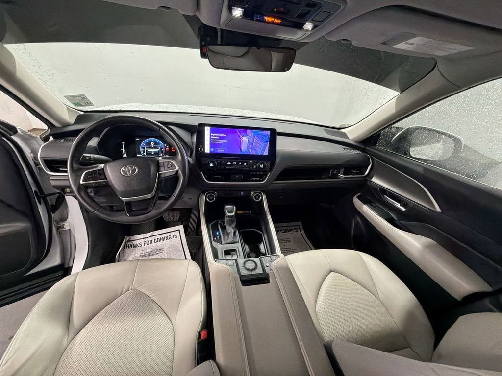 Used 2024 Toyota Grand Highlander AWD image 20