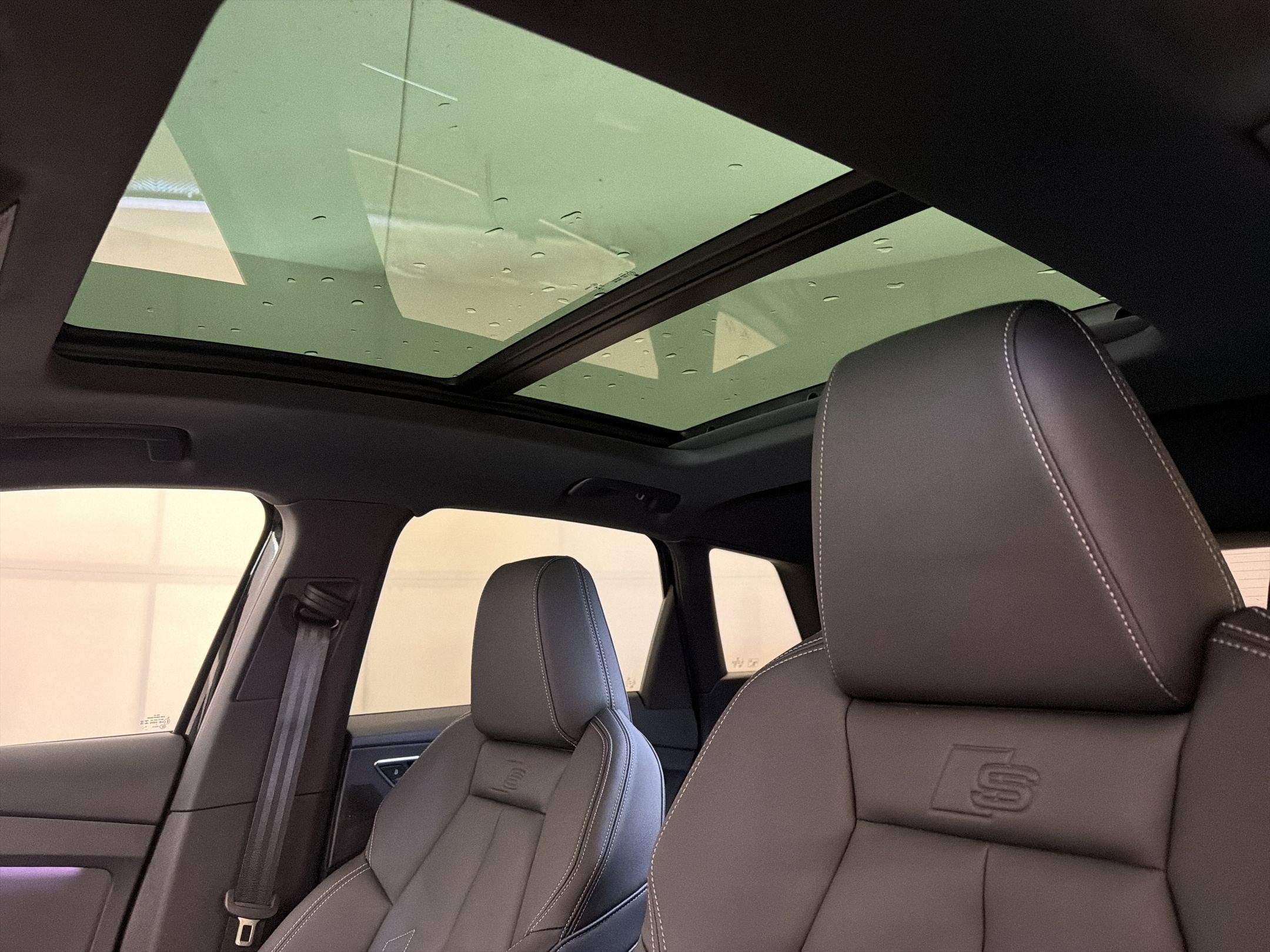 Used 2025 Audi Q4 e-tron Prestige w/ Sport Package image 16