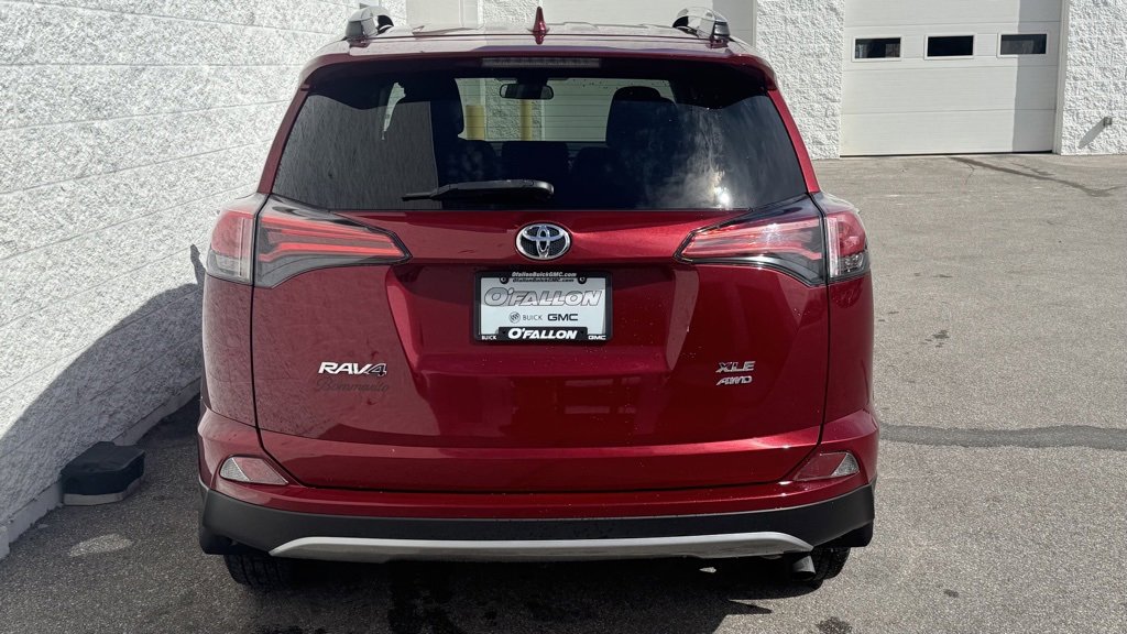Used 2018 Toyota RAV4 XLE image 9