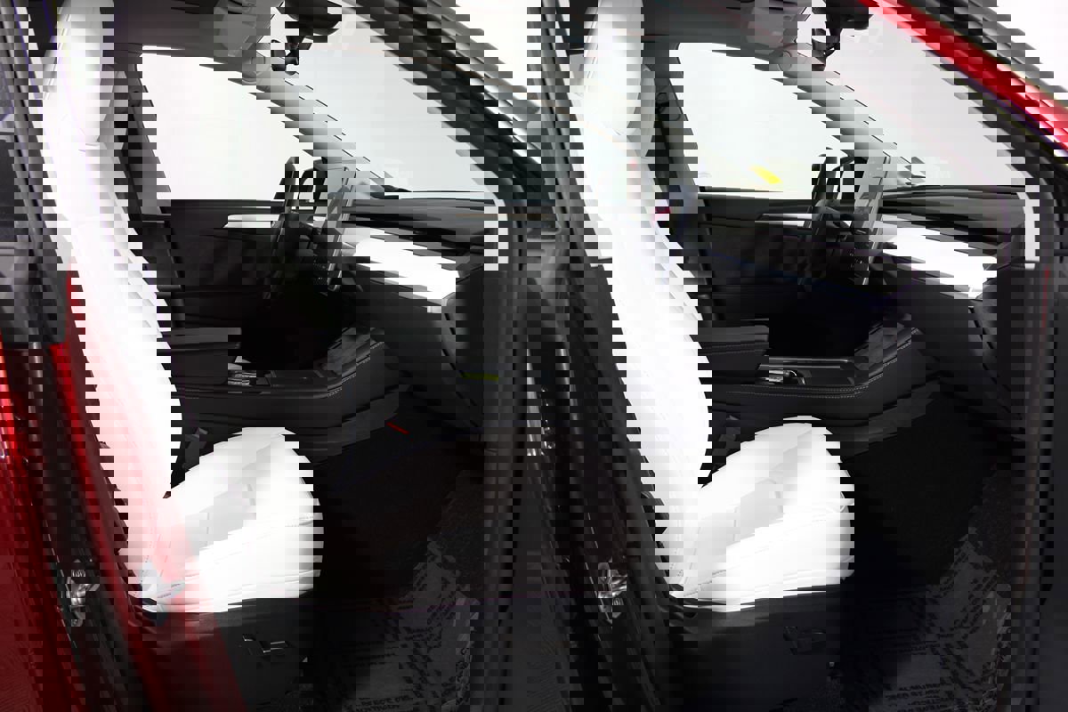 Used 2024 Tesla Model Y Long Range image 10