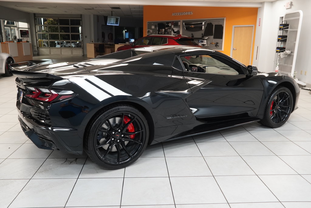 New 2027 Chevrolet Corvette Grand Sport w/ Z52 Sport Performance Package RWD image 10