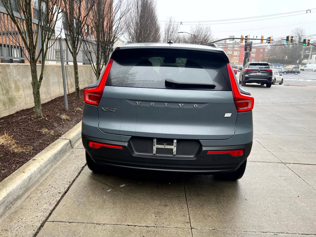 Used 2023 Volvo XC40 Recharge Ultimate image 6