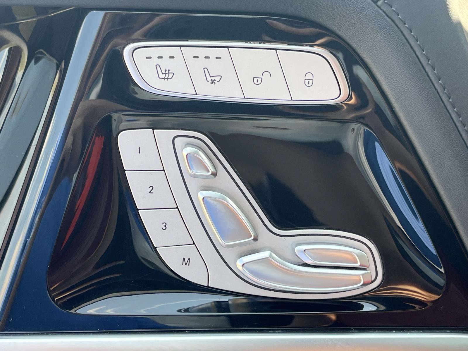 Certified 2020 Mercedes-Benz G 63 AMG 4MATIC image 30