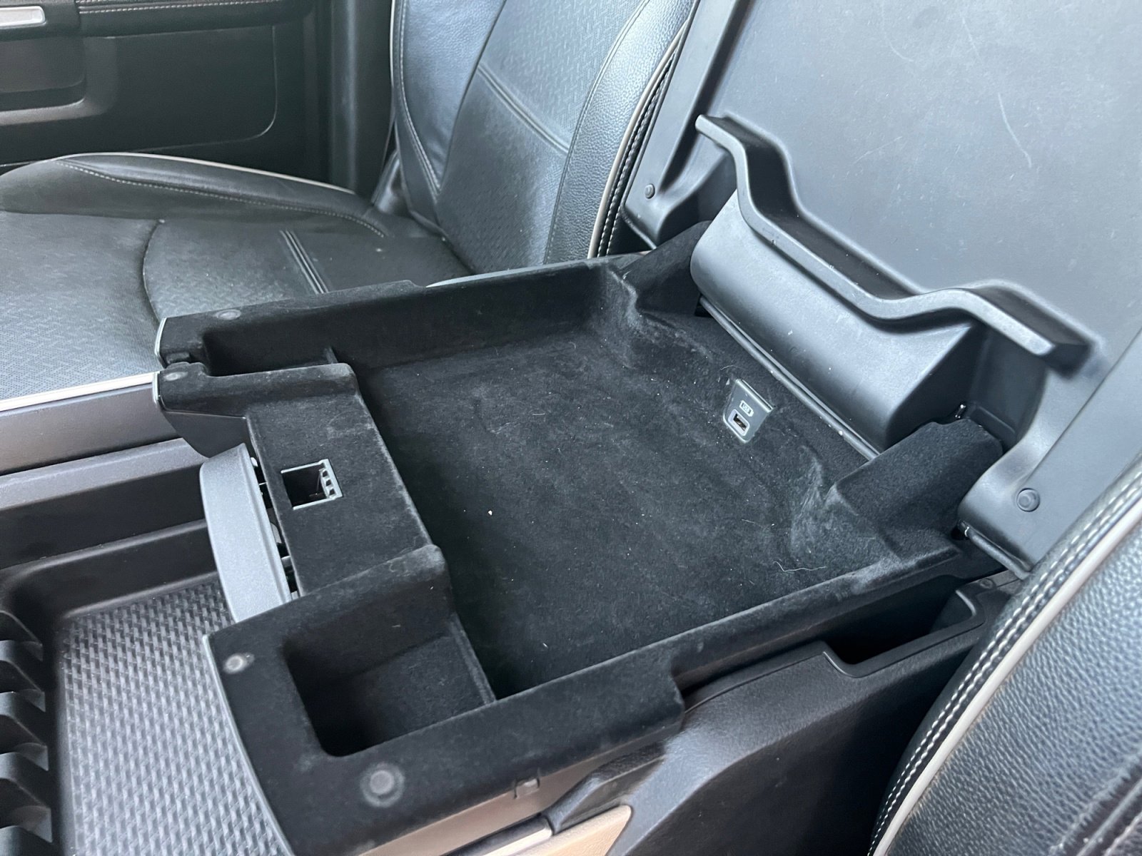 Used 2019 RAM 3500 Laramie image 15