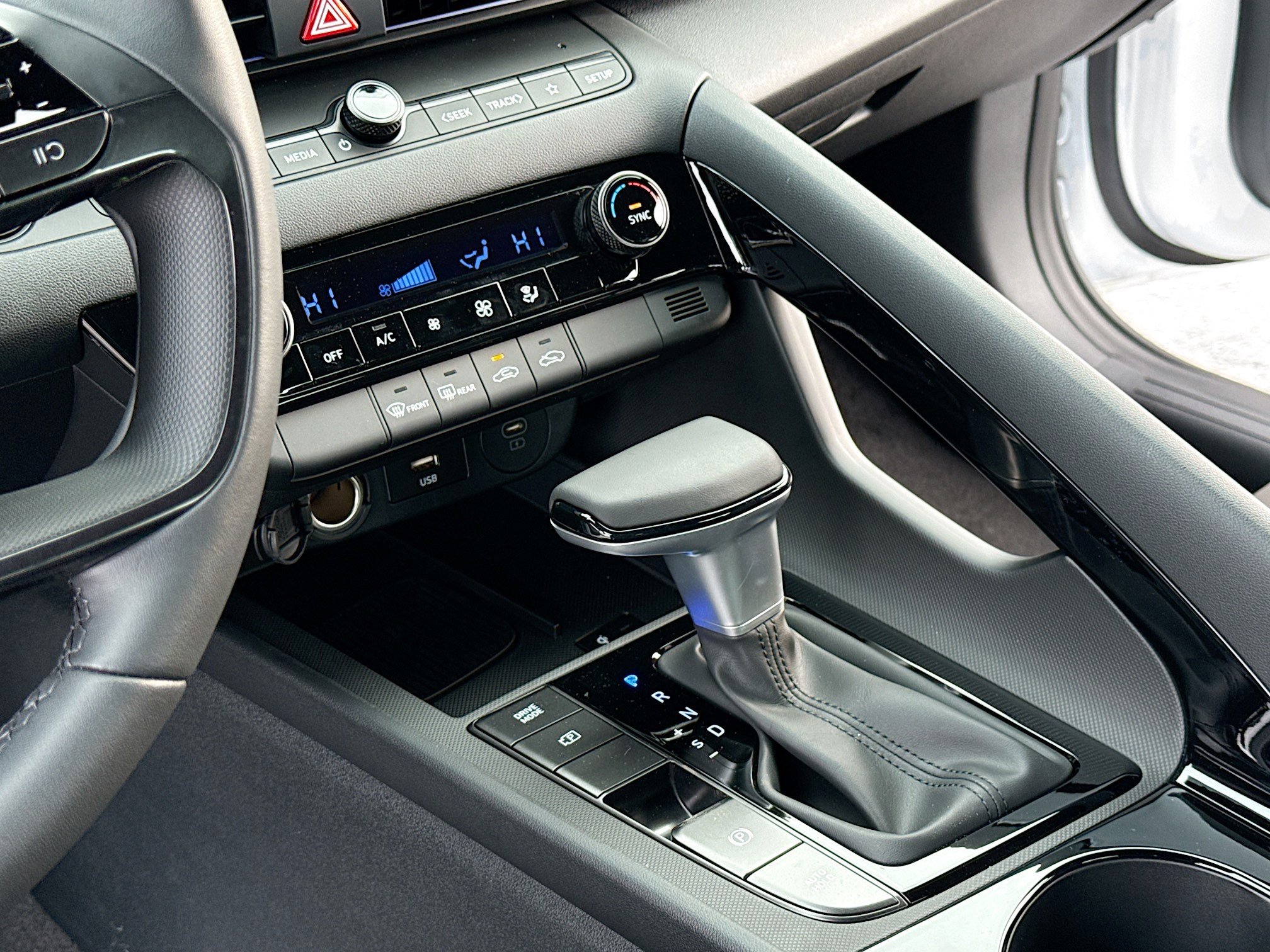 New 2026 Hyundai Elantra Sport FWD image 10