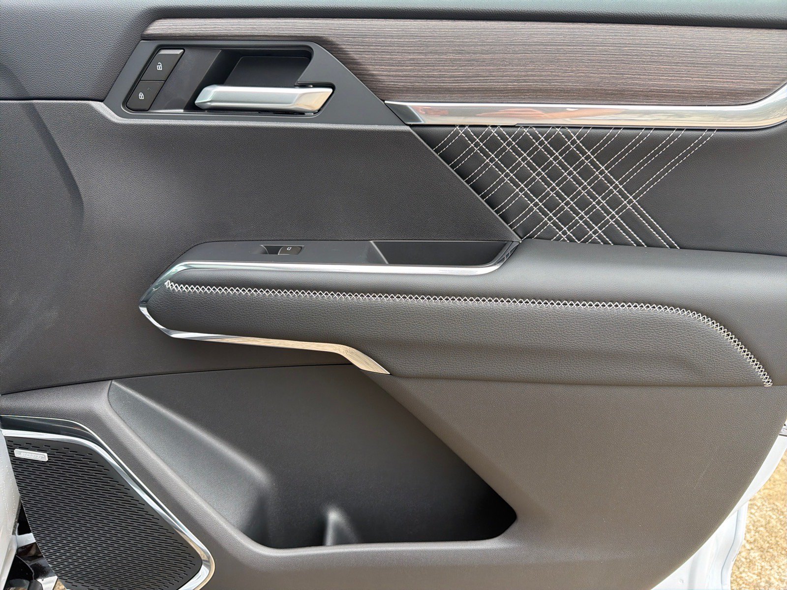 New 2027 GMC Acadia Denali FWD image 15