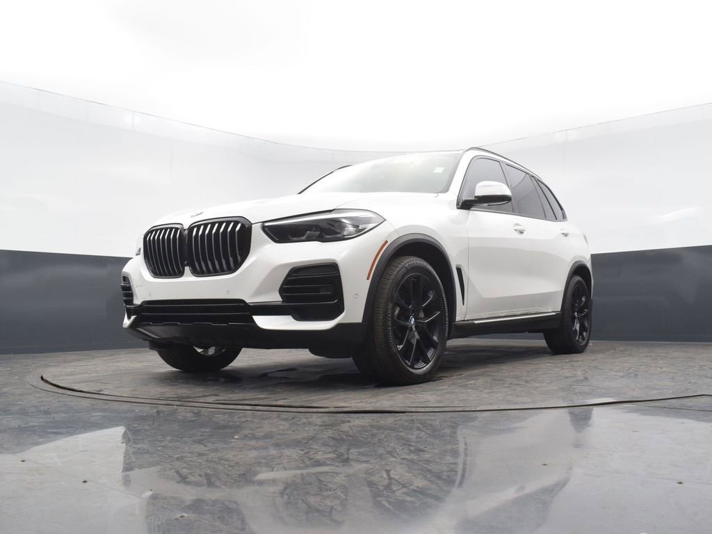 Used 2023 BMW X5 xDrive40i w/ Premium Package image 48