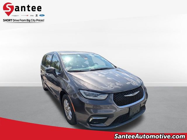 Used 2023 Chrysler Pacifica Touring-L image 1