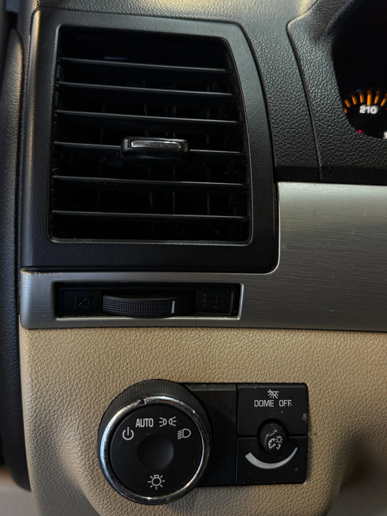 Used 2009 Saturn Outlook XE w/ Preferred Package image 15