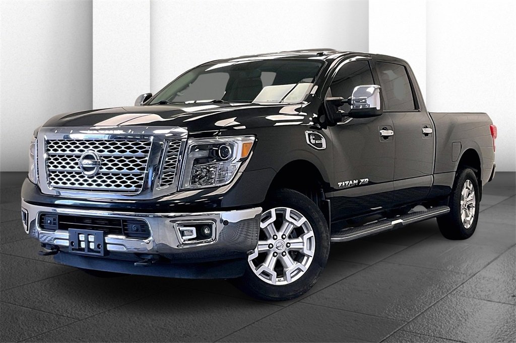Used 2016 Nissan Titan SL image 11