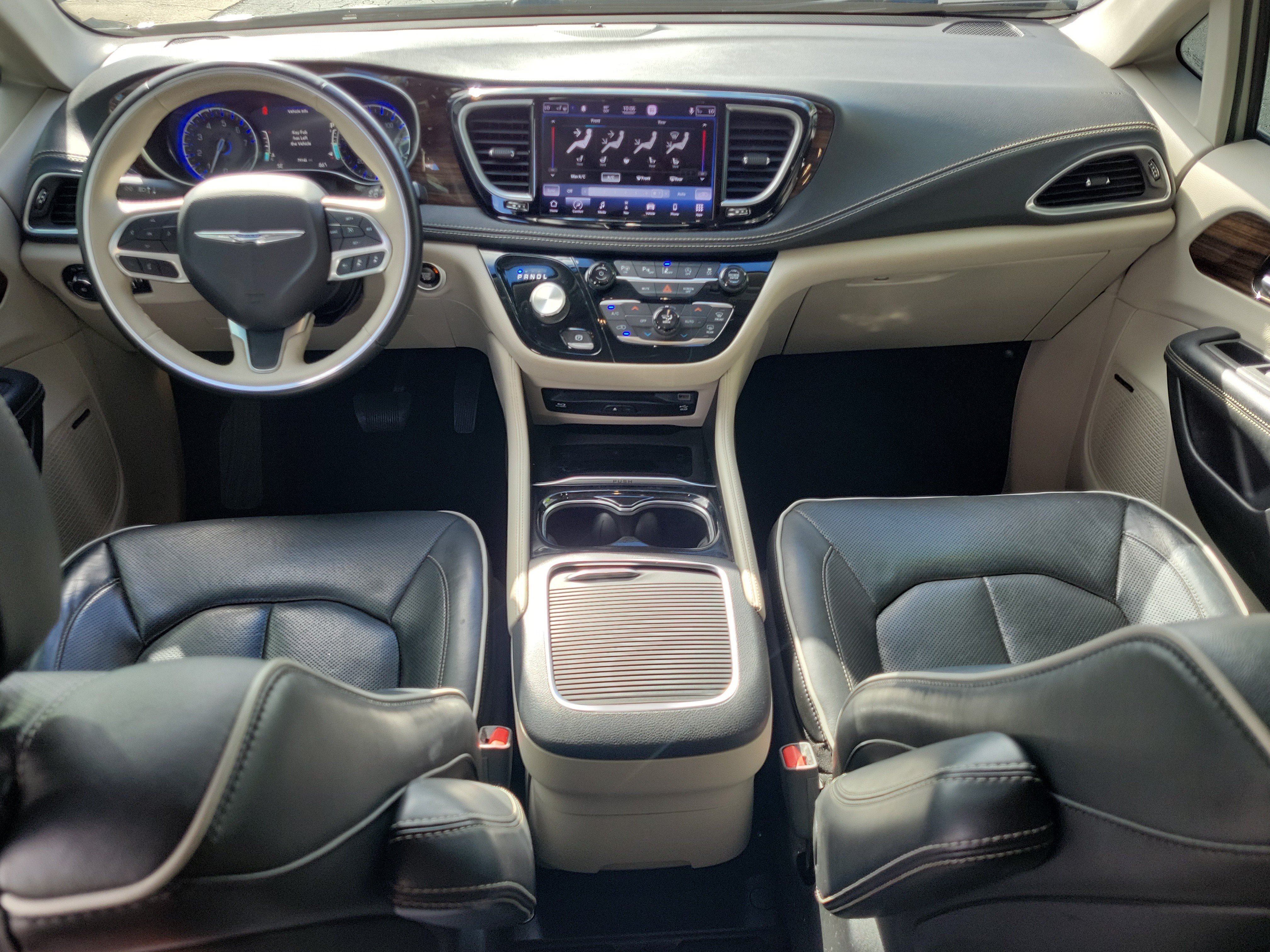 Used 2021 Chrysler Pacifica Limited w/ Uconnect Theater Family Group AWD/4WD image 14