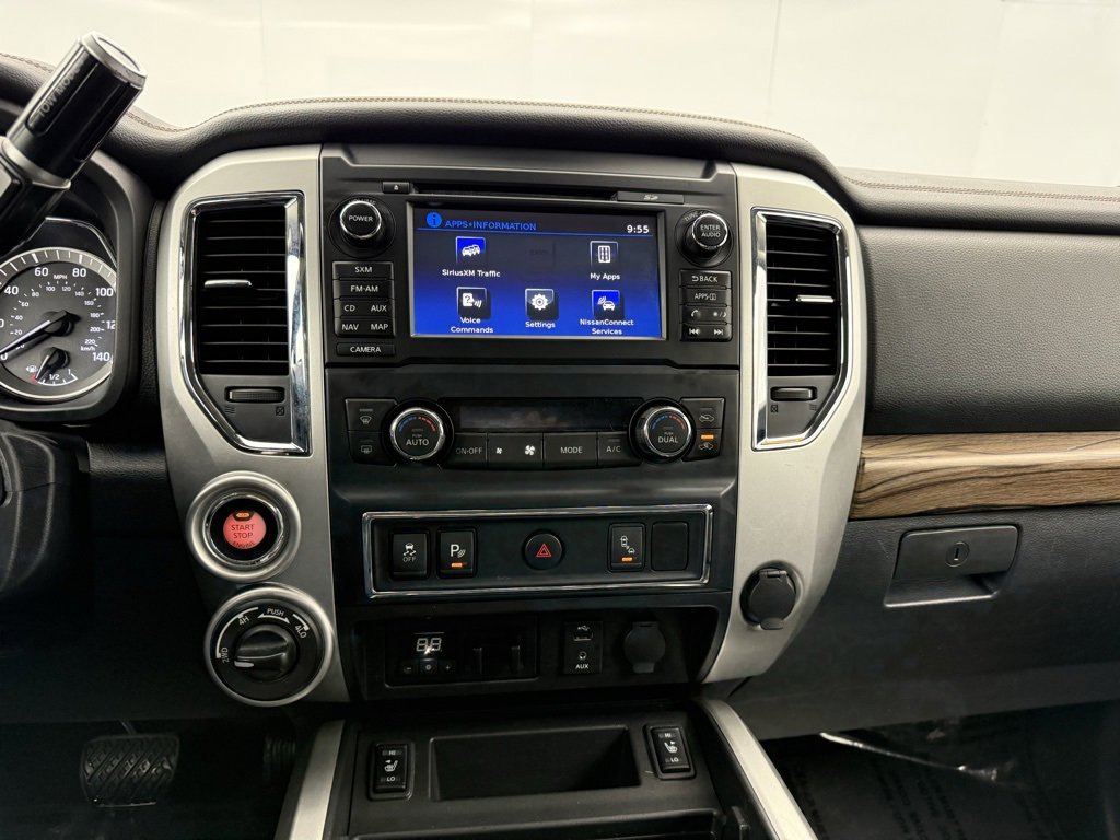 Used 2017 Nissan Titan SL image 5